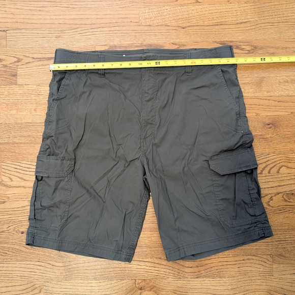 Lee Men's Cargo Shorts Dark Grey Extreme Motion Comfort Stretch Size 42 - Picture 5 of 7